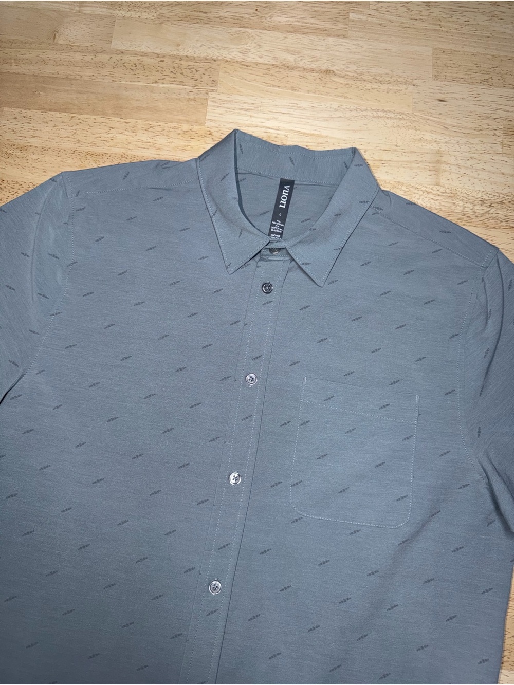 Vuori Gray Short Sleeve Bridge Shirt Button Down Pocket Performance Men’s Large